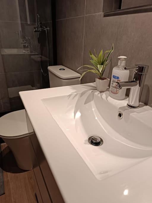 Studio20 Wifi Apartment Valencia Ngoại thất bức ảnh