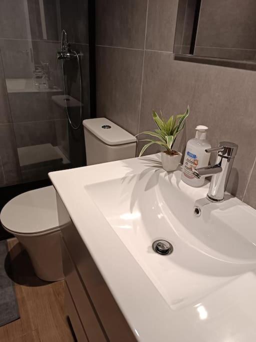 Studio20 Wifi Apartment Valencia Ngoại thất bức ảnh